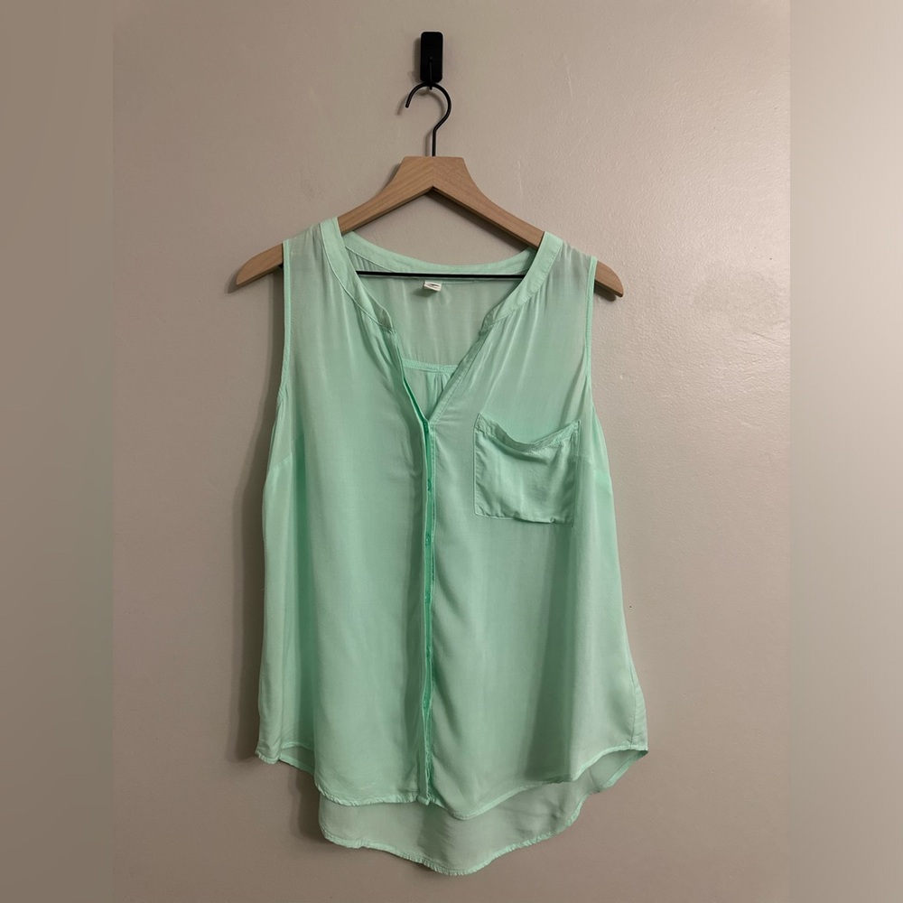 Old Navy mint green button up sleeveless shirt, L